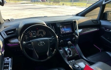 Toyota Alphard III, 2019 год, 4 500 000 рублей, 12 фотография