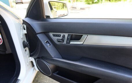 Mercedes-Benz C-Класс, 2011 год, 1 800 000 рублей, 9 фотография