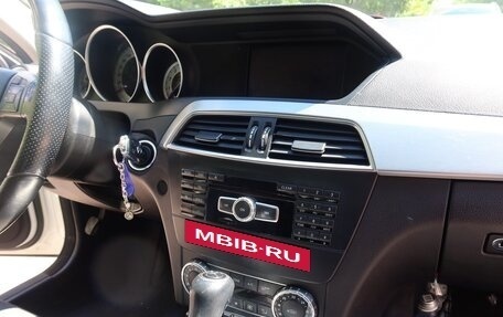 Mercedes-Benz C-Класс, 2011 год, 1 800 000 рублей, 13 фотография