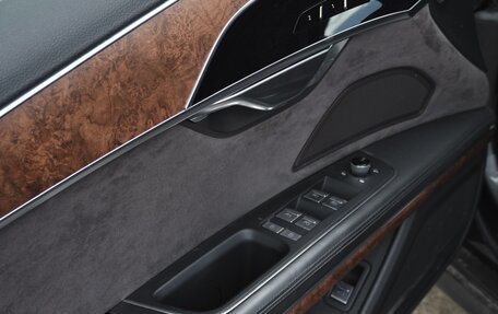 Audi A8, 2019 год, 4 800 000 рублей, 9 фотография