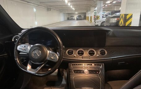 Mercedes-Benz E-Класс, 2019 год, 1 650 000 рублей, 2 фотография
