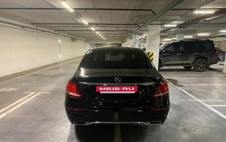 Mercedes-Benz E-Класс, 2019 год, 1 650 000 рублей, 5 фотография