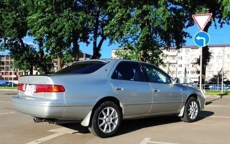 Toyota Camry, 2000 год, 750 000 рублей, 3 фотография