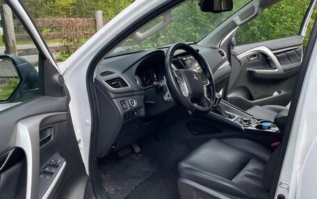 Mitsubishi Pajero Sport III рестайлинг, 2019 год, 2 900 000 рублей, 2 фотография