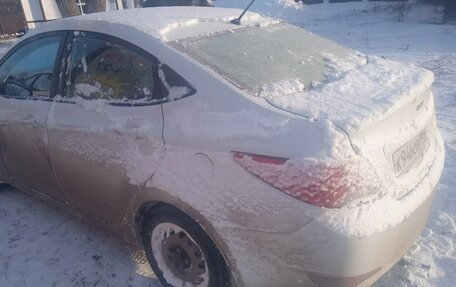 Hyundai Solaris II рестайлинг, 2015 год, 310 000 рублей, 3 фотография