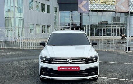 Volkswagen Tiguan II, 2018 год, 2 972 000 рублей, 2 фотография