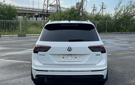 Volkswagen Tiguan II, 2018 год, 2 972 000 рублей, 5 фотография
