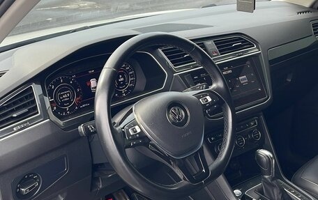 Volkswagen Tiguan II, 2018 год, 2 972 000 рублей, 8 фотография