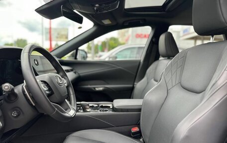 Lexus RX IV рестайлинг, 2024 год, 7 000 000 рублей, 11 фотография