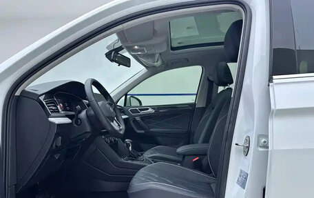 Volkswagen Tiguan II, 2023 год, 2 154 017 рублей, 7 фотография