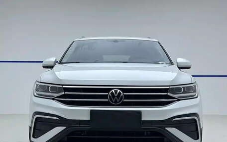 Volkswagen Tiguan II, 2023 год, 2 154 017 рублей, 2 фотография