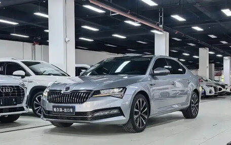 Skoda Superb III рестайлинг, 2023 год, 1 850 010 рублей, 1 фотография