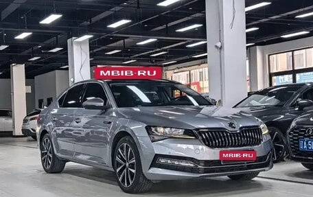Skoda Superb III рестайлинг, 2023 год, 1 850 010 рублей, 3 фотография