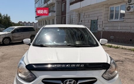 Hyundai Solaris II рестайлинг, 2012 год, 650 000 рублей, 3 фотография