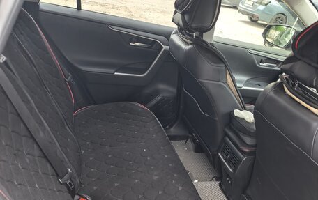 Toyota RAV4, 2020 год, 3 150 000 рублей, 11 фотография