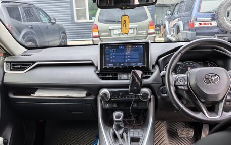 Toyota RAV4, 2020 год, 3 150 000 рублей, 12 фотография