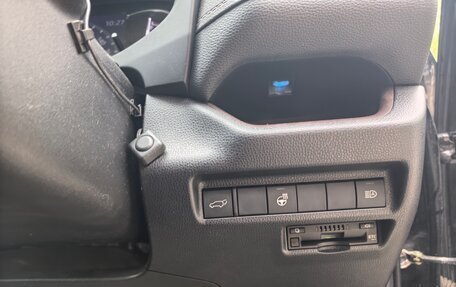 Toyota RAV4, 2020 год, 3 150 000 рублей, 10 фотография
