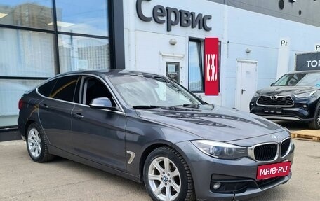 BMW 3 серия, 2018 год, 1 870 000 рублей, 3 фотография