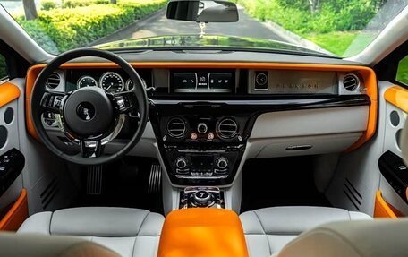 Rolls-Royce Phantom VIII, 2023 год, 49 700 000 рублей, 13 фотография