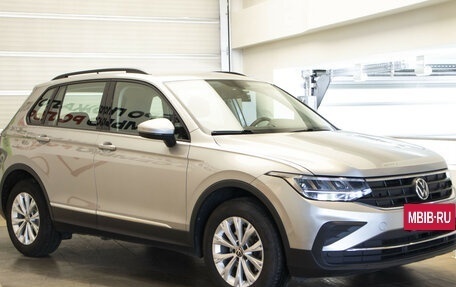 Volkswagen Tiguan II, 2020 год, 2 449 000 рублей, 3 фотография