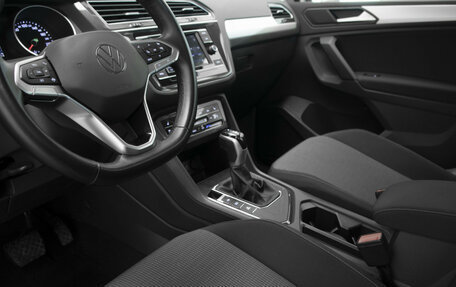 Volkswagen Tiguan II, 2020 год, 2 449 000 рублей, 8 фотография
