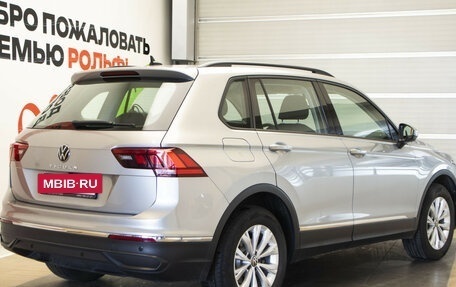 Volkswagen Tiguan II, 2020 год, 2 449 000 рублей, 4 фотография