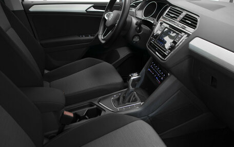 Volkswagen Tiguan II, 2020 год, 2 449 000 рублей, 28 фотография