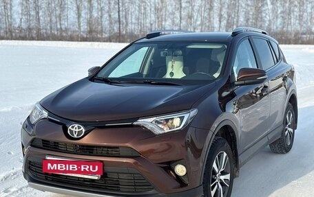 Toyota RAV4, 2017 год, 2 500 000 рублей, 6 фотография