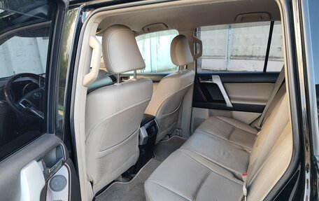 Toyota Land Cruiser Prado 150 рестайлинг 2, 2013 год, 3 000 000 рублей, 12 фотография