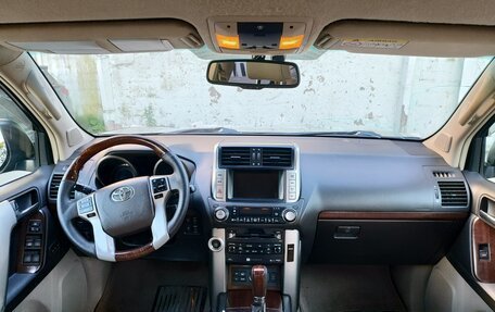 Toyota Land Cruiser Prado 150 рестайлинг 2, 2013 год, 3 000 000 рублей, 9 фотография