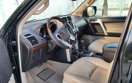 Toyota Land Cruiser Prado 150 рестайлинг 2, 2013 год, 3 000 000 рублей, 10 фотография