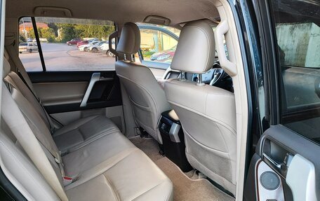 Toyota Land Cruiser Prado 150 рестайлинг 2, 2013 год, 3 000 000 рублей, 13 фотография