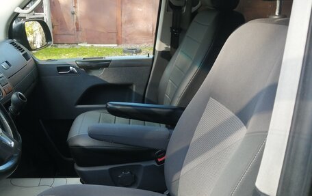 Volkswagen Caravelle T5, 2014 год, 1 899 000 рублей, 5 фотография