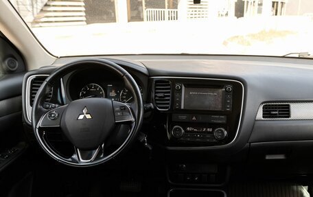 Mitsubishi Outlander III рестайлинг 3, 2018 год, 1 763 000 рублей, 8 фотография