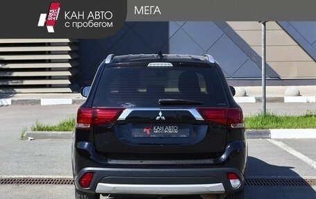 Mitsubishi Outlander III рестайлинг 3, 2018 год, 1 763 000 рублей, 4 фотография