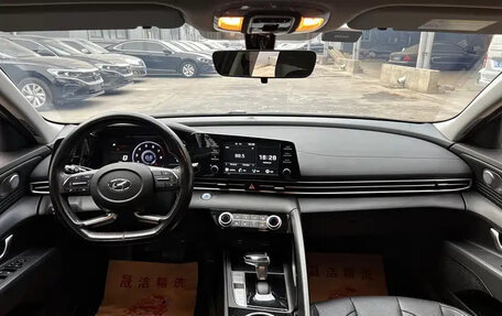 Hyundai Elantra, 2022 год, 1 120 000 рублей, 10 фотография