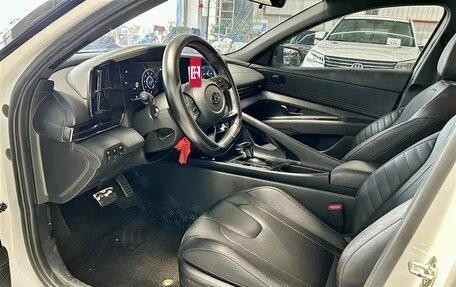 Hyundai Elantra, 2023 год, 1 550 000 рублей, 10 фотография
