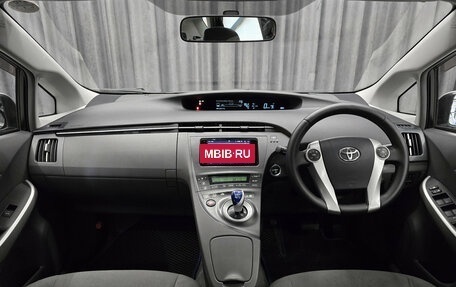 Toyota Prius, 2010 год, 899 000 рублей, 10 фотография