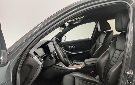 BMW 3 серия, 2019 год, 3 680 000 рублей, 15 фотография