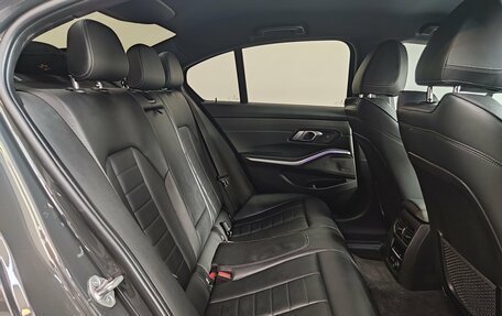 BMW 3 серия, 2019 год, 3 680 000 рублей, 24 фотография