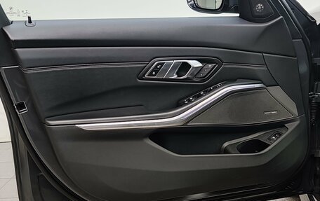 BMW 3 серия, 2019 год, 3 680 000 рублей, 38 фотография