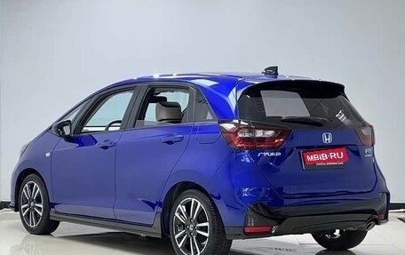 Honda Fit, 2023 год, 1 055 000 рублей, 3 фотография