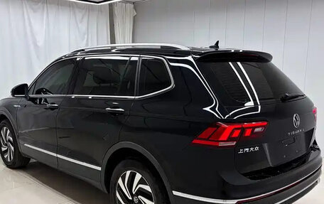 Volkswagen Tiguan II, 2023 год, 2 317 000 рублей, 6 фотография