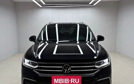 Volkswagen Tiguan II, 2023 год, 2 317 000 рублей, 2 фотография