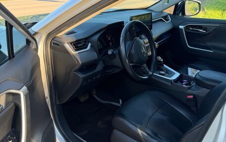 Toyota RAV4, 2021 год, 3 150 000 рублей, 9 фотография