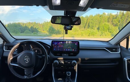 Toyota RAV4, 2021 год, 3 150 000 рублей, 11 фотография