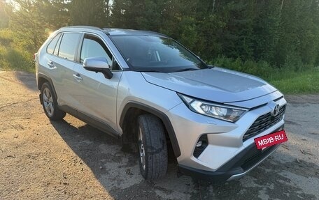 Toyota RAV4, 2021 год, 3 150 000 рублей, 3 фотография