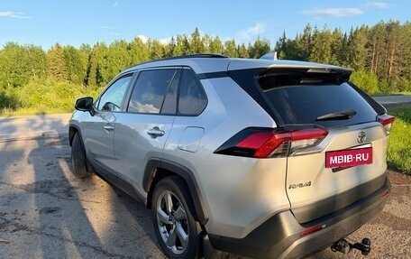 Toyota RAV4, 2021 год, 3 150 000 рублей, 7 фотография