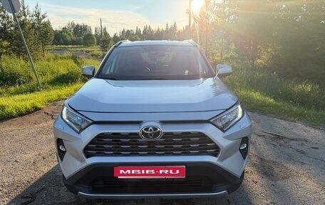 Toyota RAV4, 2021 год, 3 150 000 рублей, 2 фотография