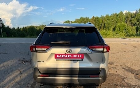 Toyota RAV4, 2021 год, 3 150 000 рублей, 6 фотография